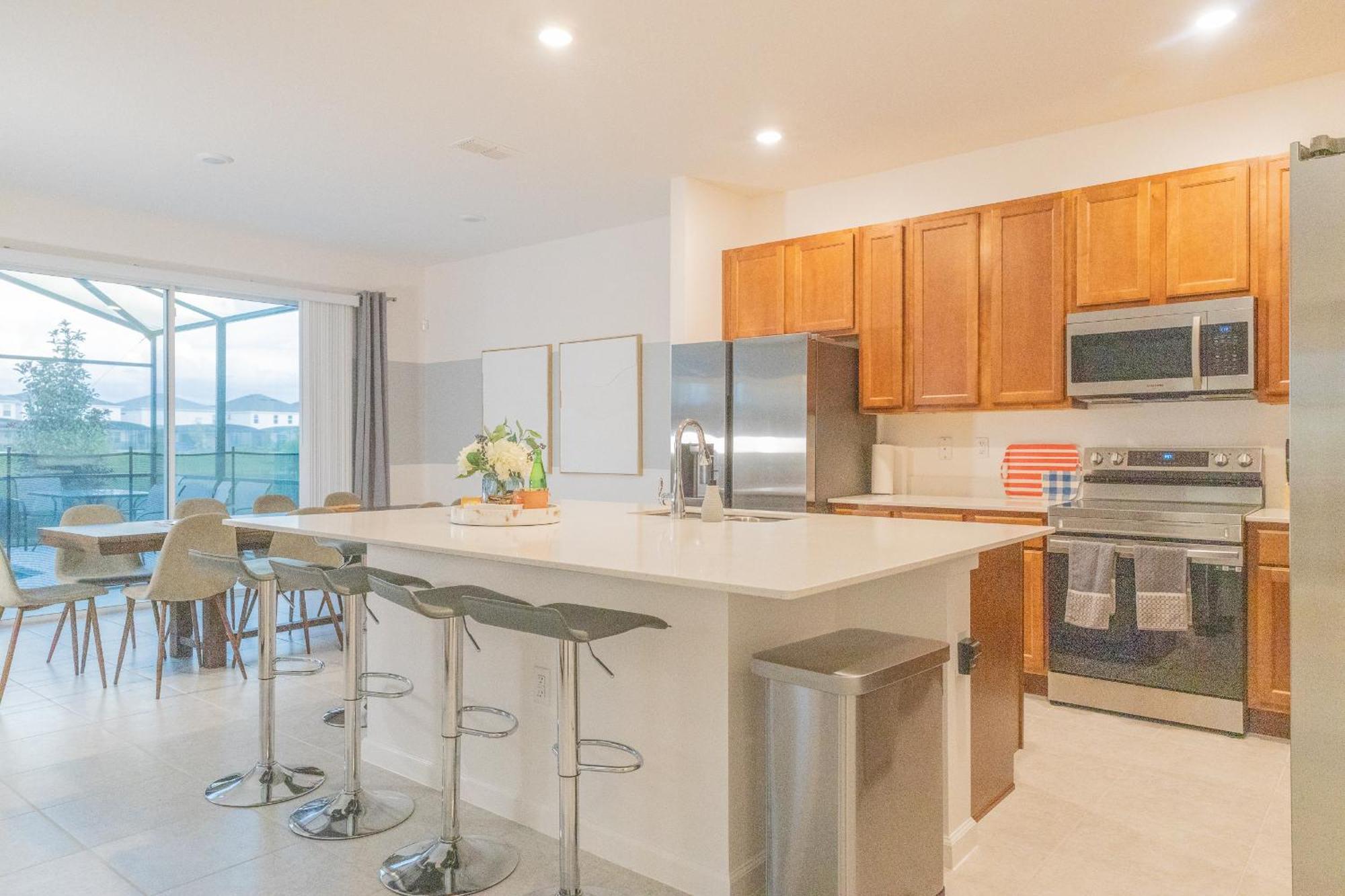 Villa Waterfront Brand New Modern Luxury 8 Bedroom Pool House! Sleeps 16 *